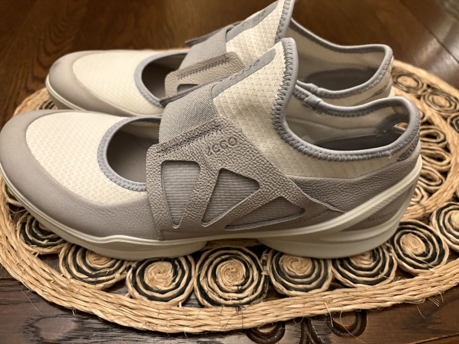 adidasi  poele ecco 39