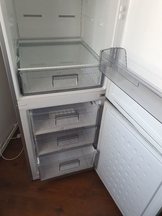 Combina Frigorifica, ca Noua