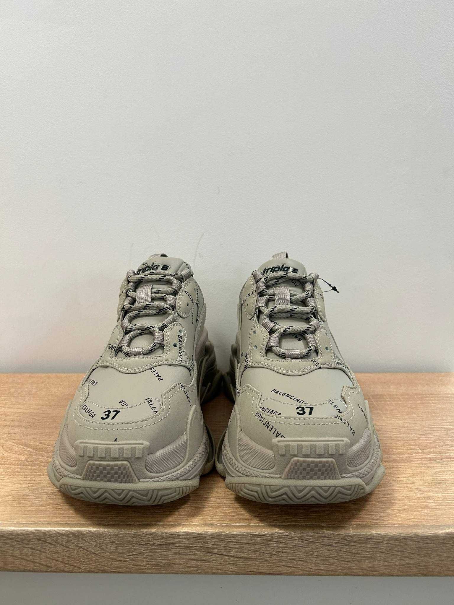 Balmain Leather Unicorn low-top sneakers - Balenciaga Triple S Sneaker
