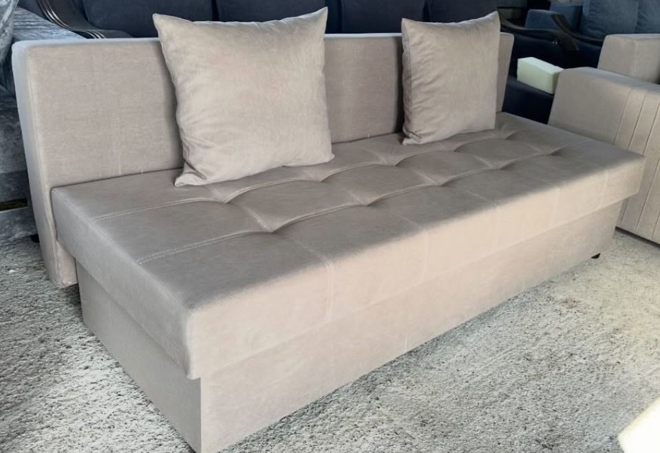 Тахта в хорошем состоянии