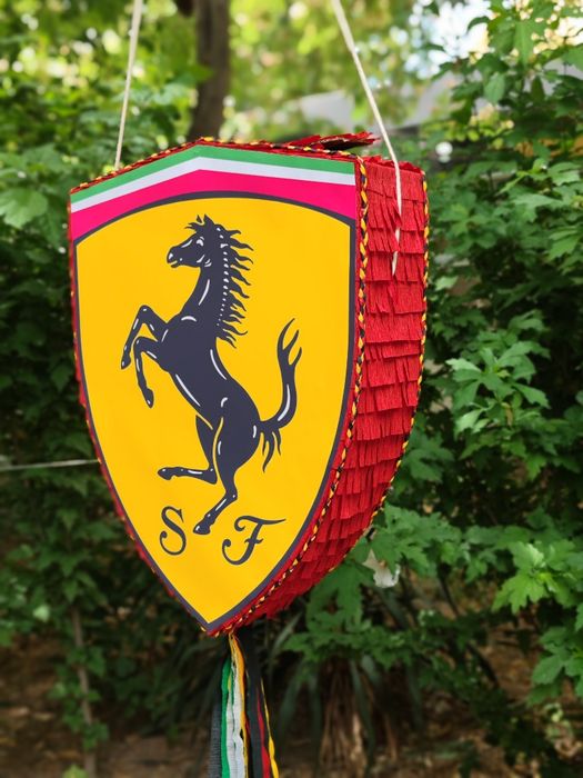 Яркие пиньяты  ручной работы