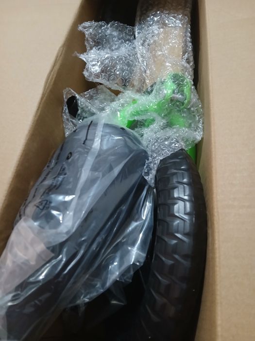 Vând bicicleta noua..detalii în privat