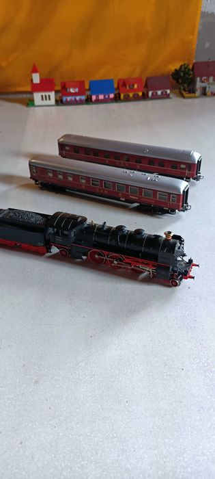 Locomotiva cu abur BR18434 Marklin cu vagoane