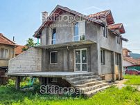 Къща в добър жилищен район на Самоков за продажба!