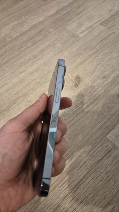 Iphone 13 pro Sierra Blue
Nu are urme de folosire.
Tinut in husa