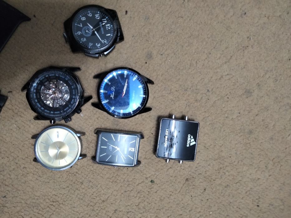 Продам часы под ремонт и для себя