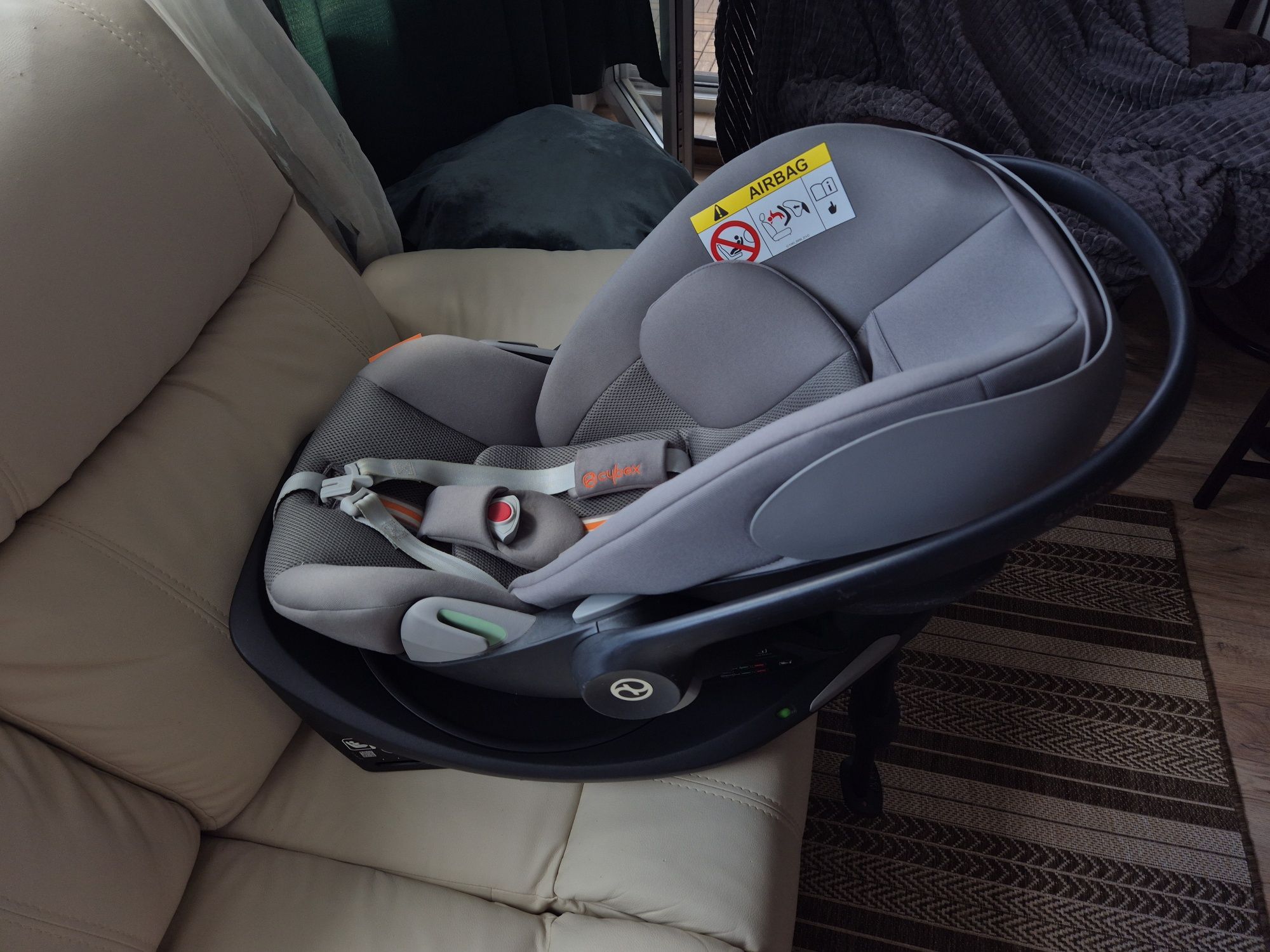 Столче за кола Cybex Cloud g i size + isofix база и адаптери