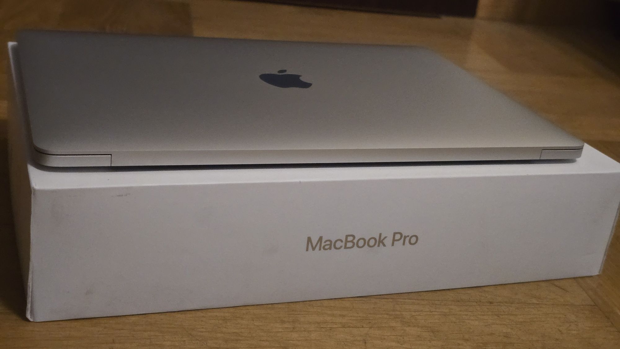 Macbook Pro 13" A1708 2016 i7 2.4ghz 16GB RAM 256GB SSD