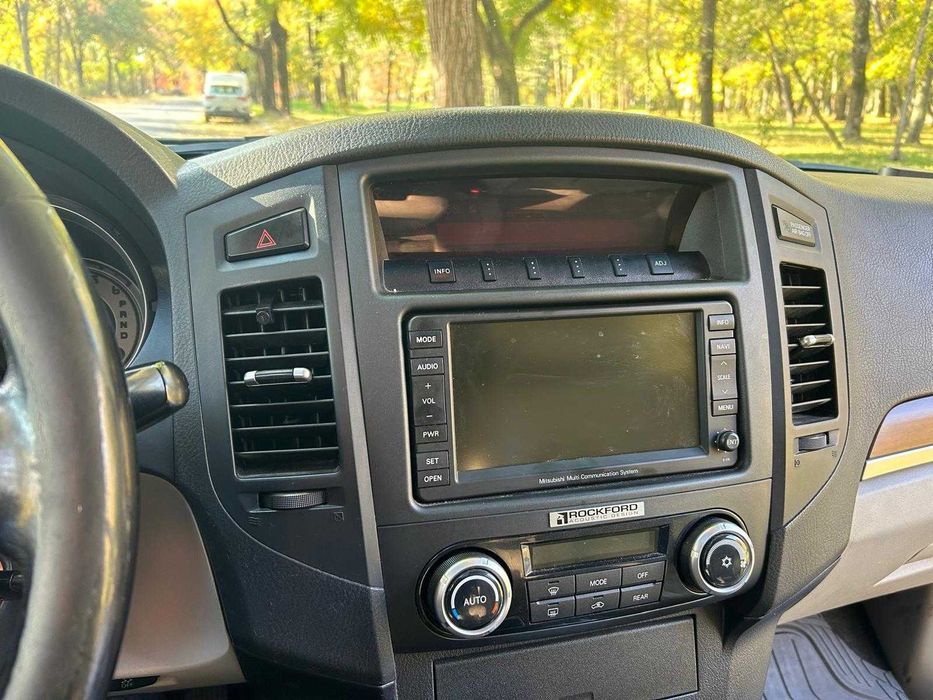 Mitsubishi Pajero LWB 3.2 DI-D