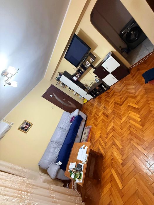 Vând apartament calea Galați