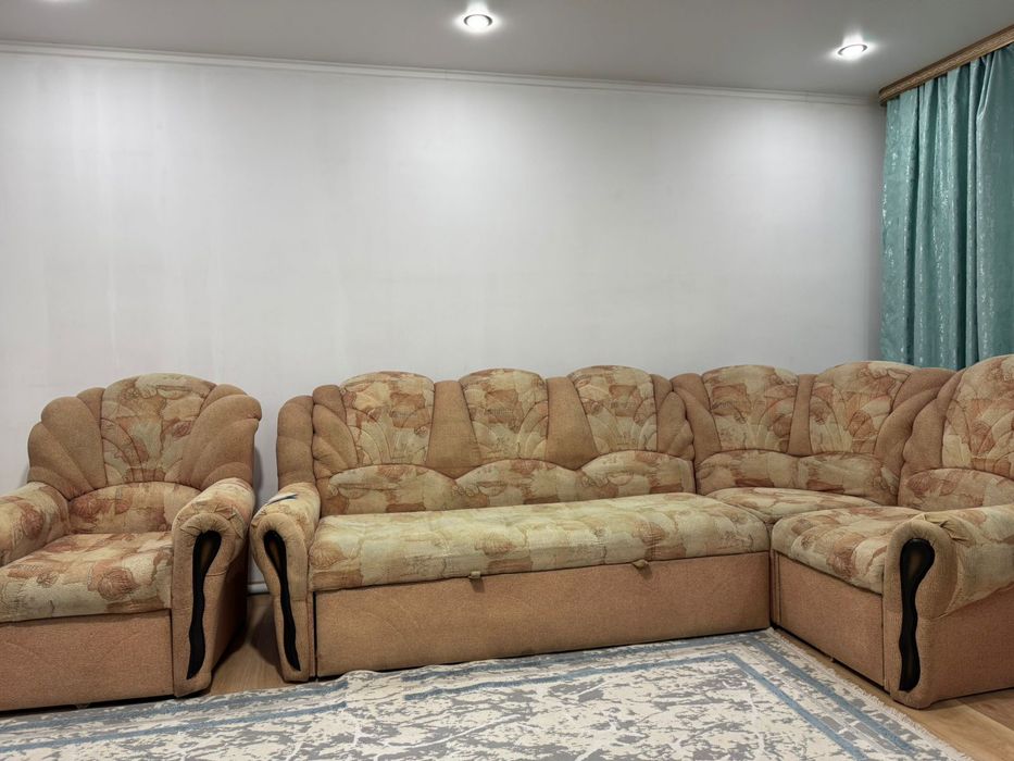 Продам диван с креслом