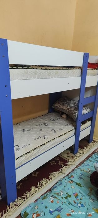 Кровать двухярусный в хорошем состоянии