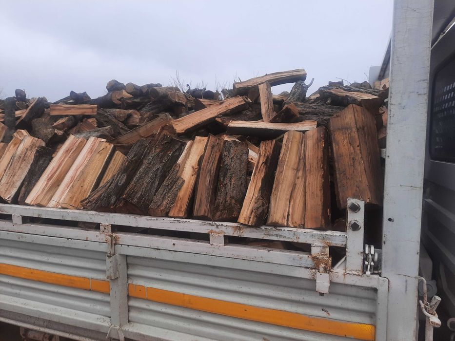 Lemne de foc de vanzare