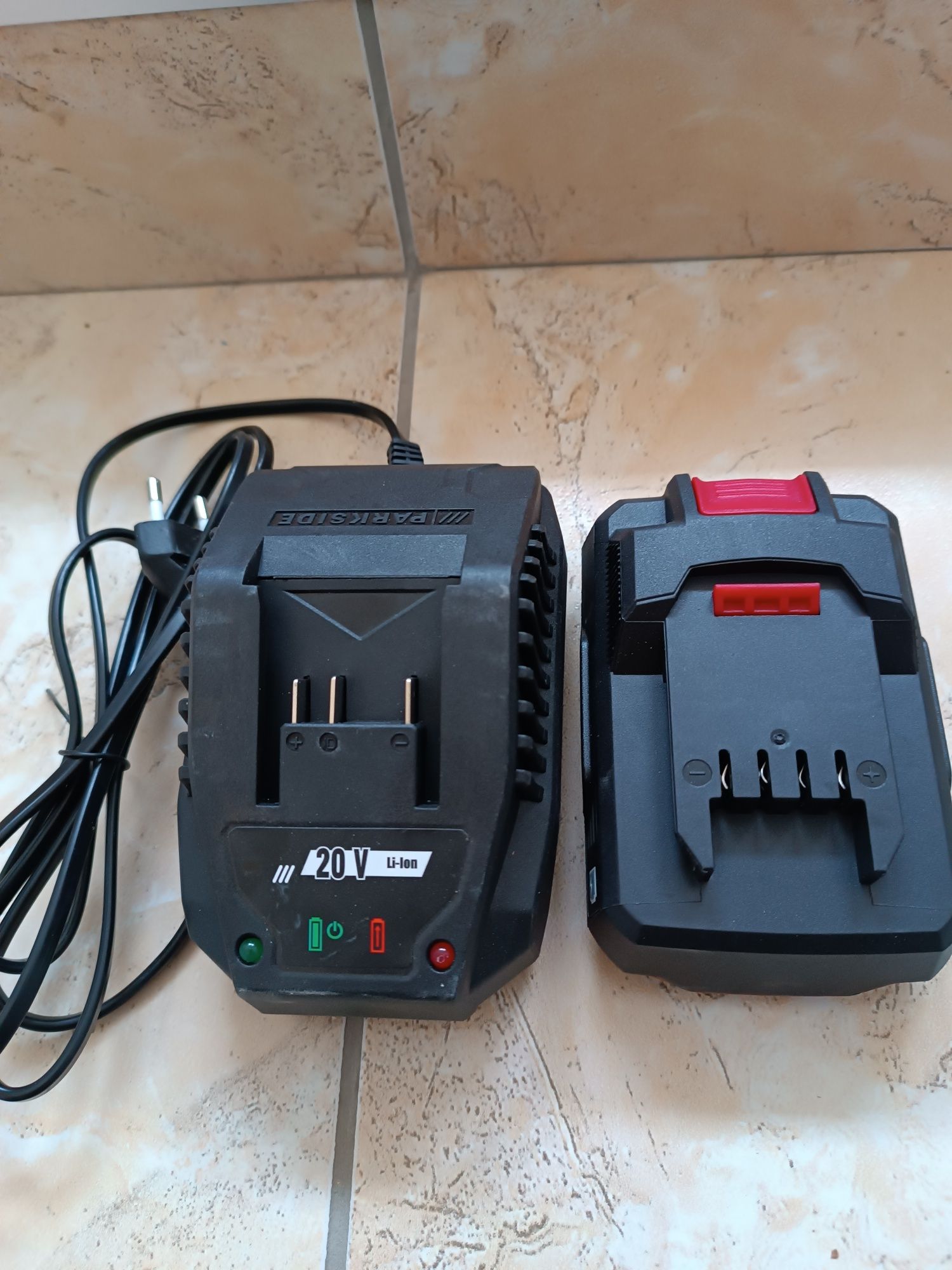 Акумулаторна батерия и зарядно Parkside/Парксайд 20 V- 2 и 4Ah