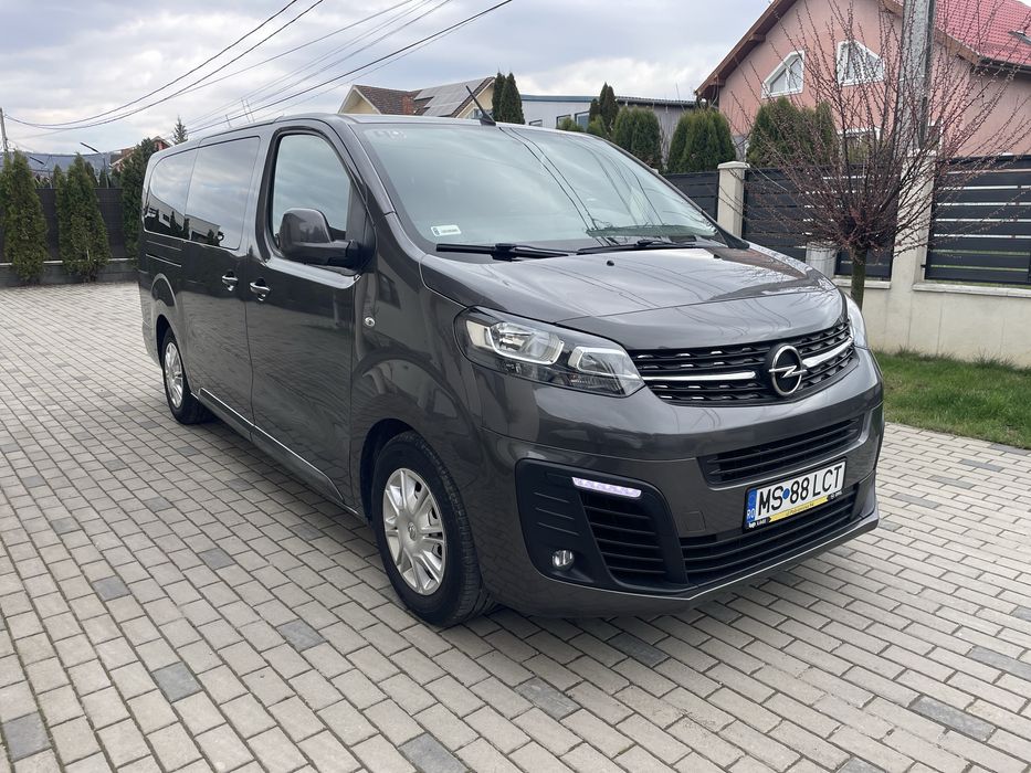 Opel Vivaro,2.0 Diesel,150 CP,8+1 locuri, Varianata Lunga