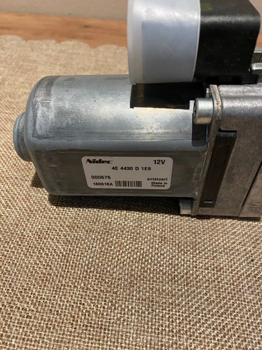 BMW Nidec 4E 4430 D 1ES моторче за рейка