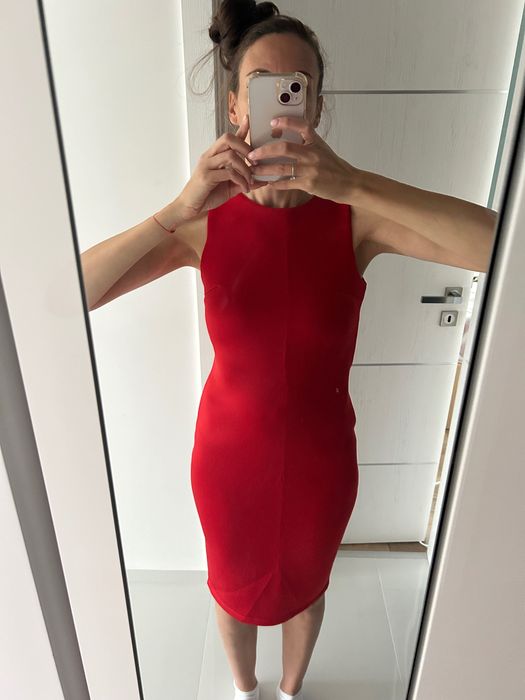 Рокля, официален