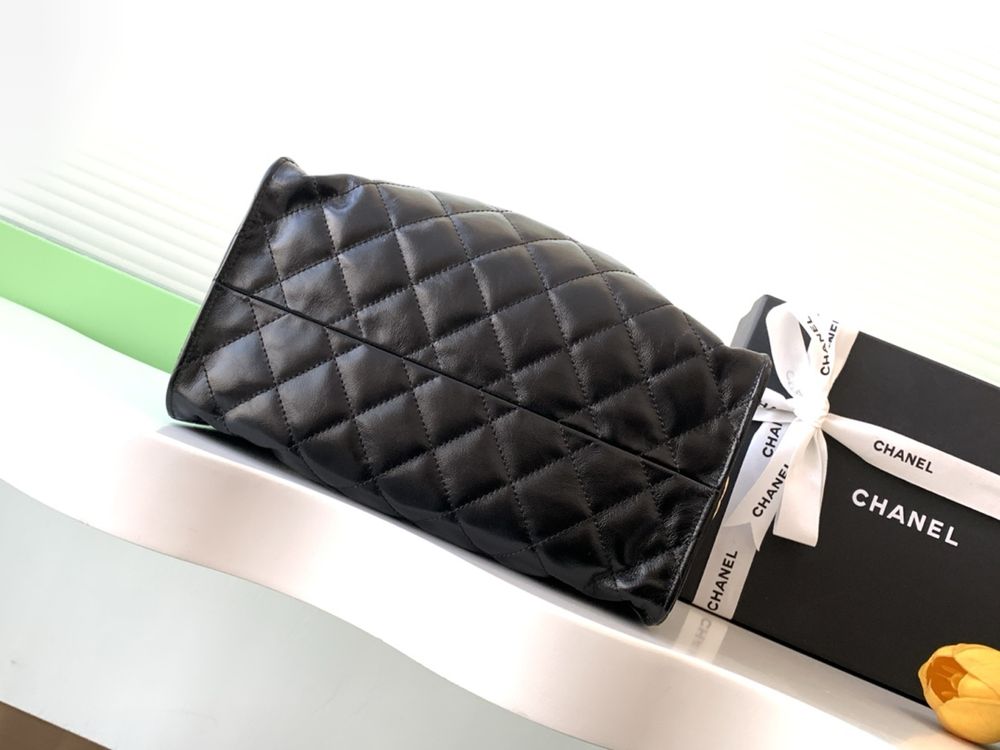 Geanta Chanel hobo 30