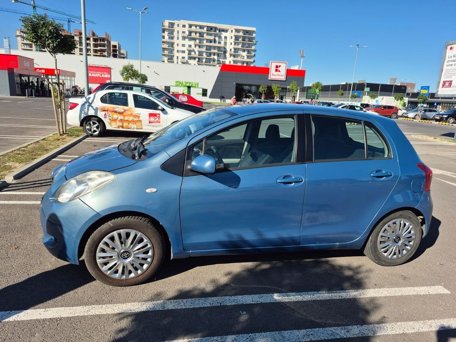 Vând Toyota Yaris