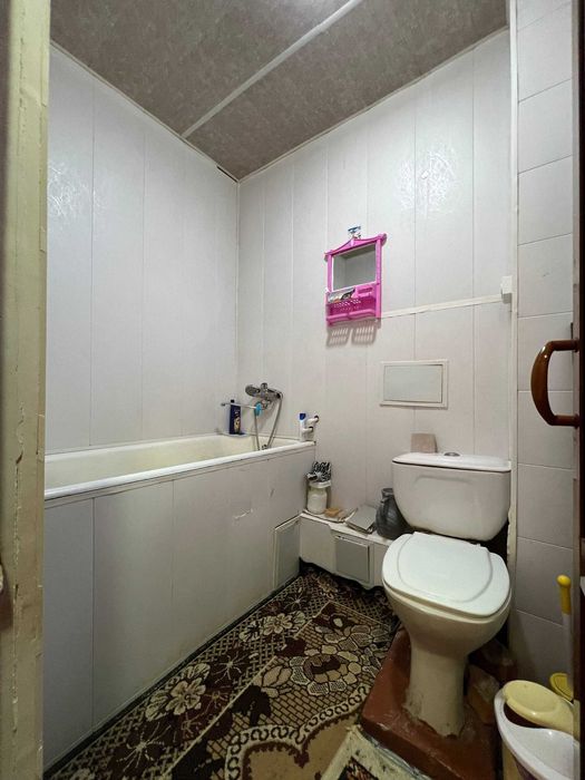 Йулга якин 1 хонали квартира сотилади