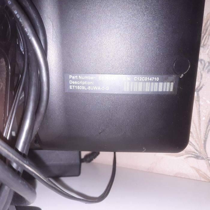 Тъч скрийн монитор