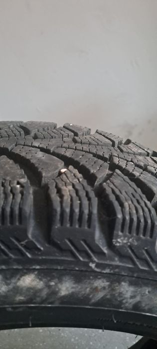 Vând anvelope iarna