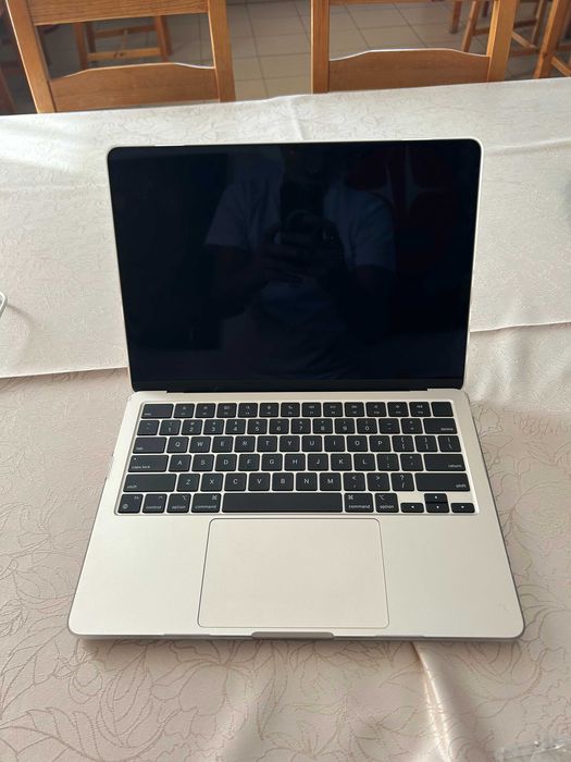 MacBook Air (M2)