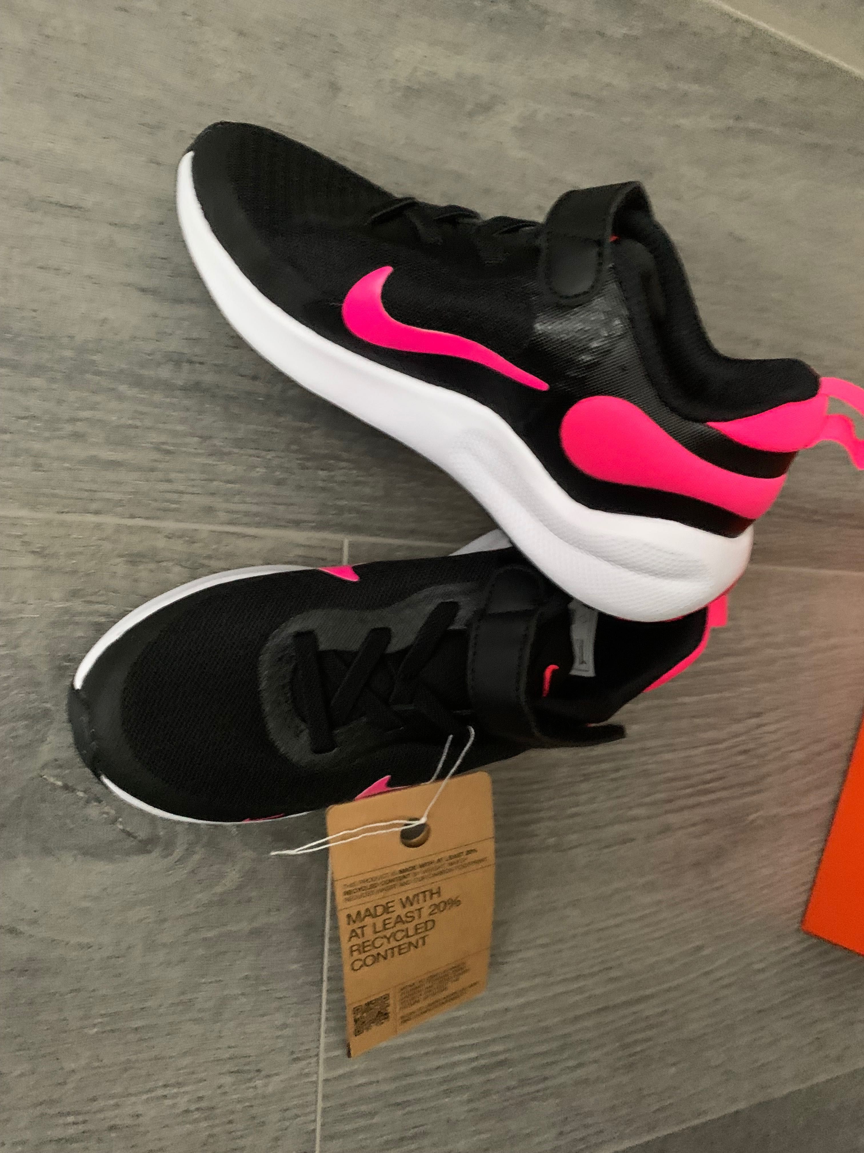 НОВИ детски маратонки Nike Revolution 7