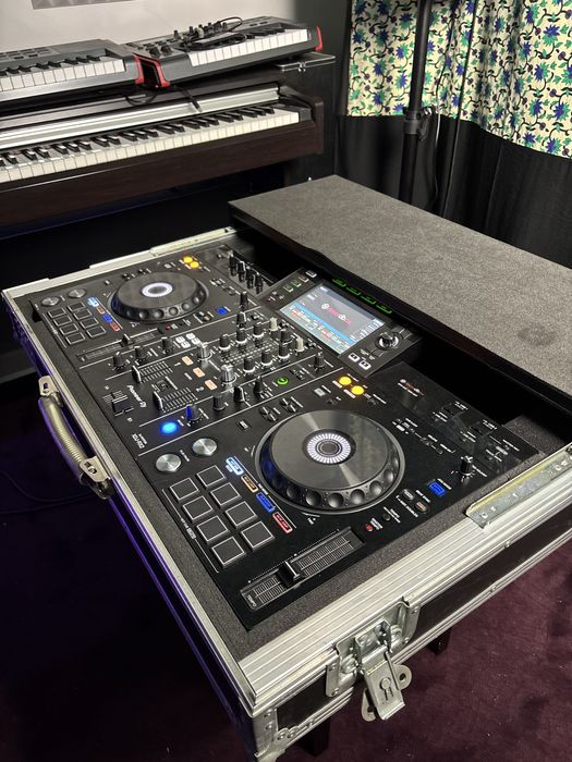 Consola Pioneer XDJ-RX2 + Flight Case