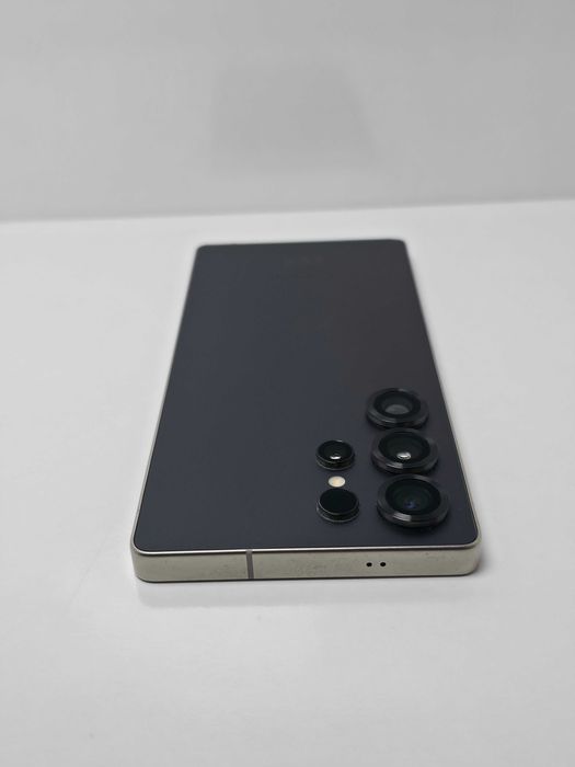 Samsung S25 Ultra 256GB Titanium Black•Гаранция