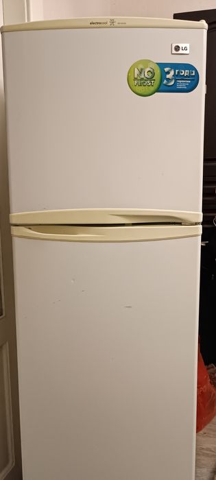 Продам холодильник LG