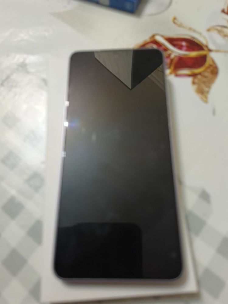 Oppo Reno 13 продаеться