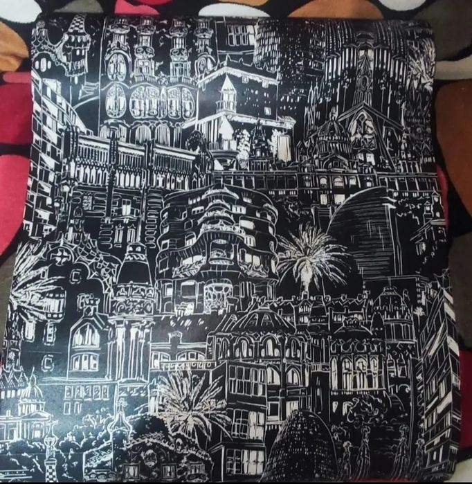 Продам тёмные  обои