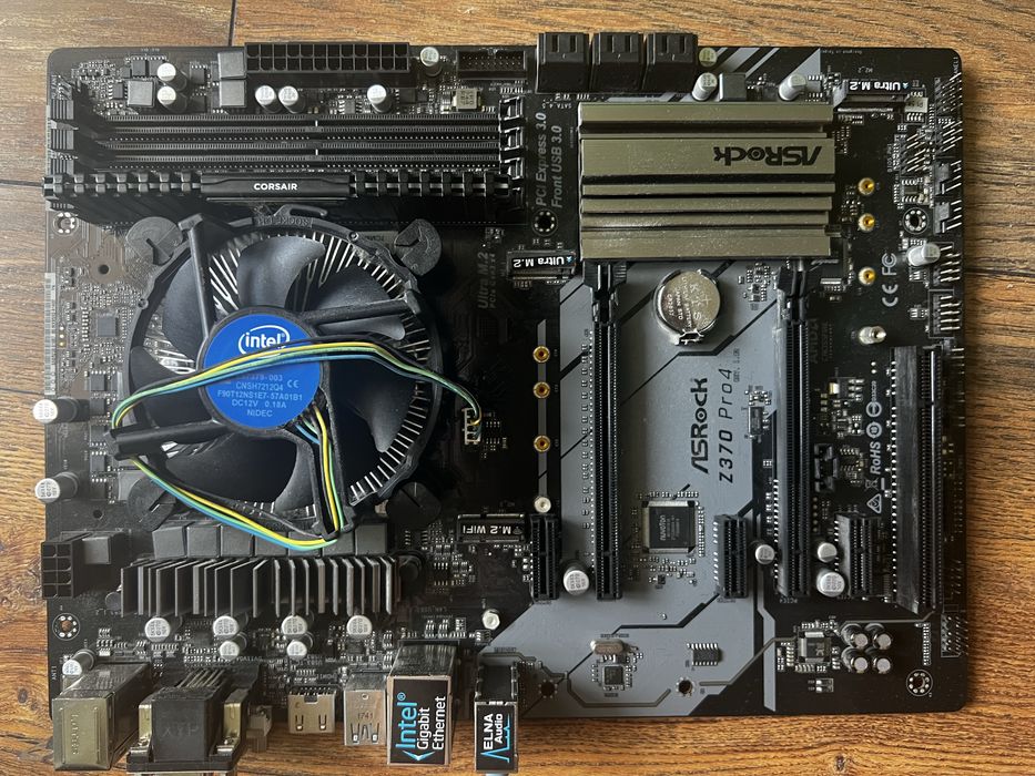 Процесор Intel i3 8100