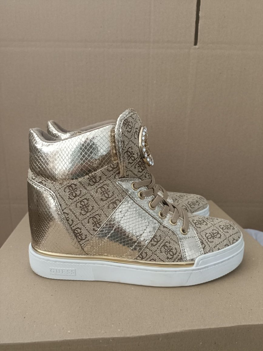 Сникърси Guess номер 37 код 41A