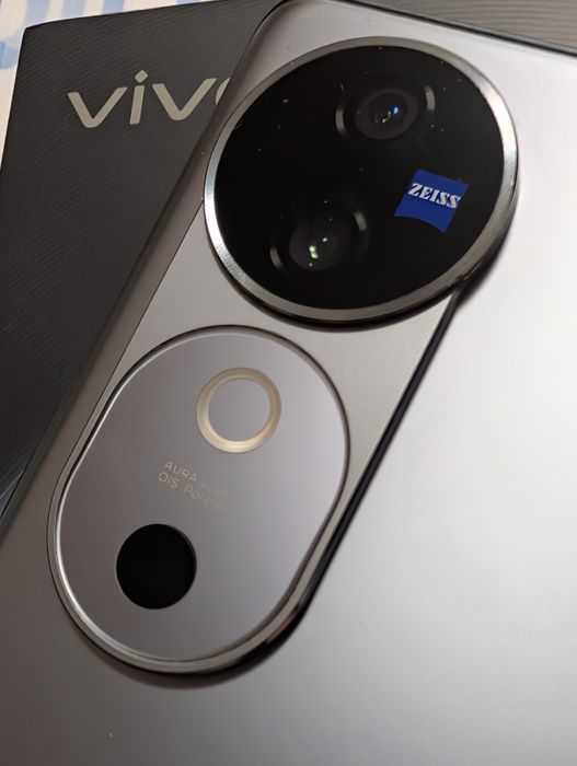 Vivo V40 -256 GB / Dual SIM / impecabil