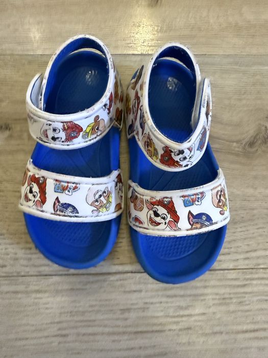 Papuci Crocs 24/25 C8 + cadou alte sandalute