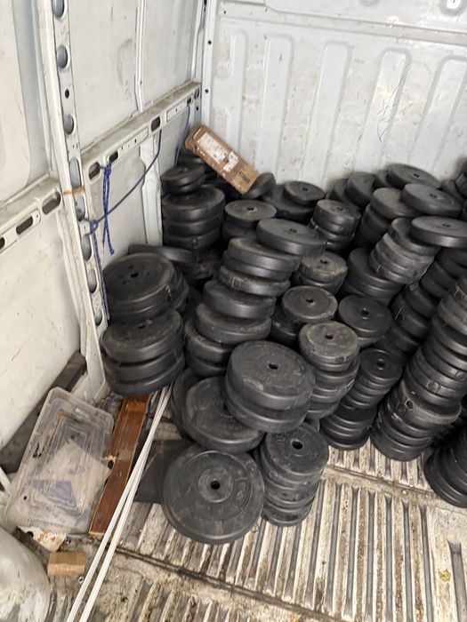 Discuri pt. Gantere, halterede la 075 kg la 15 kg 6 lei kg la 100 kg.