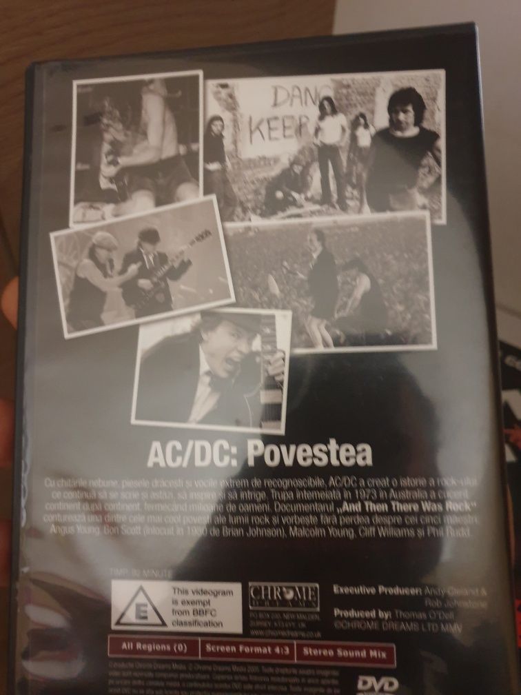 Film documentar dvd AC/DC și revistă