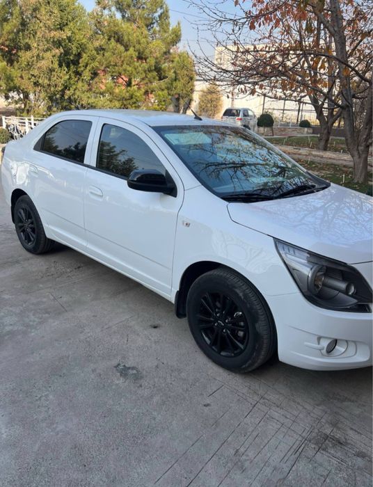 Chevrolet Cobalt Midnight 2025