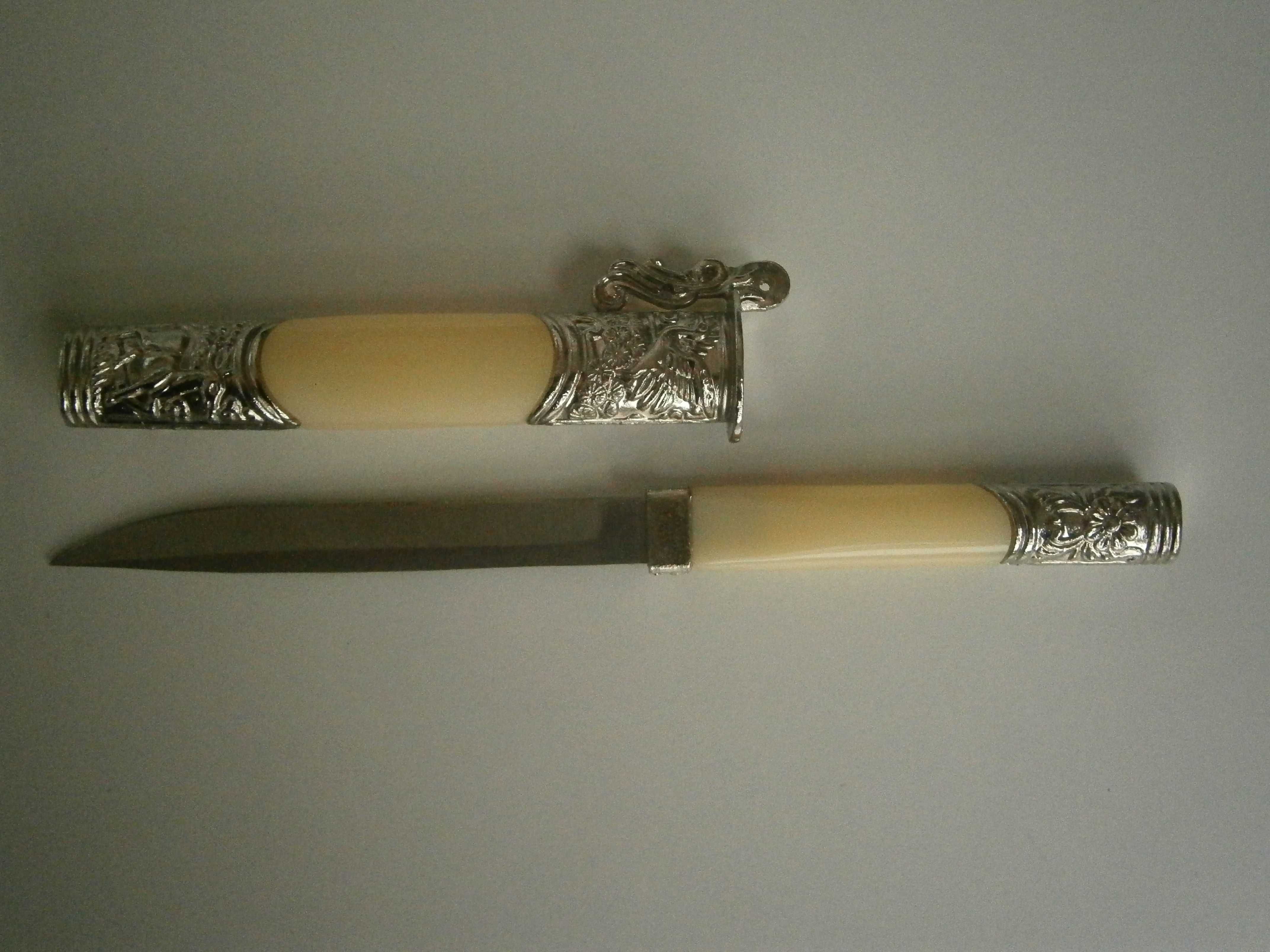 Декоративен нож за писма; синт. слонова кост, метален обков