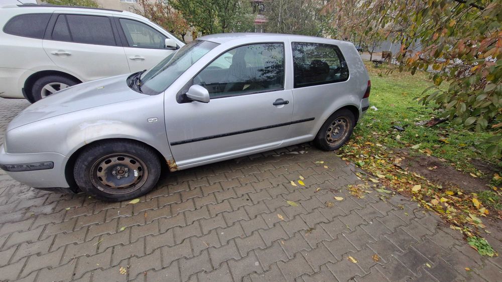 Volkswagen Golf 4 1.9 TDI PD AXR 101cp 2002