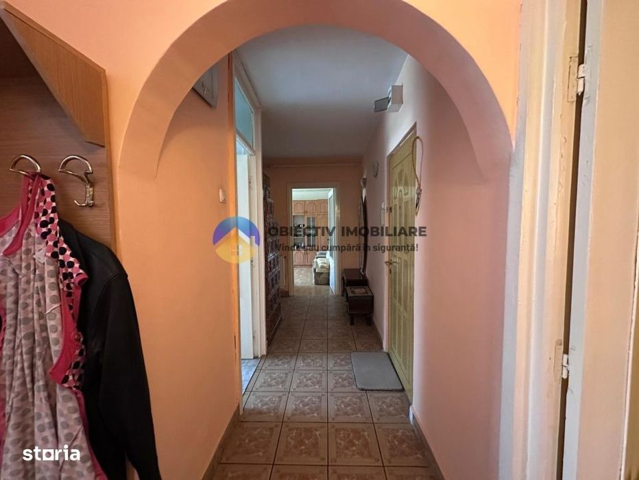 Apartament 3 camere de vanzare - Zona Centrala / 2 bai