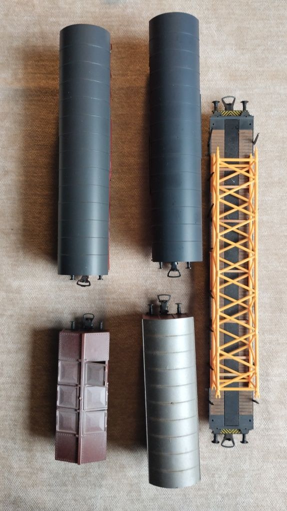 Vând lot cinci vagoane de marfă scara 1/87