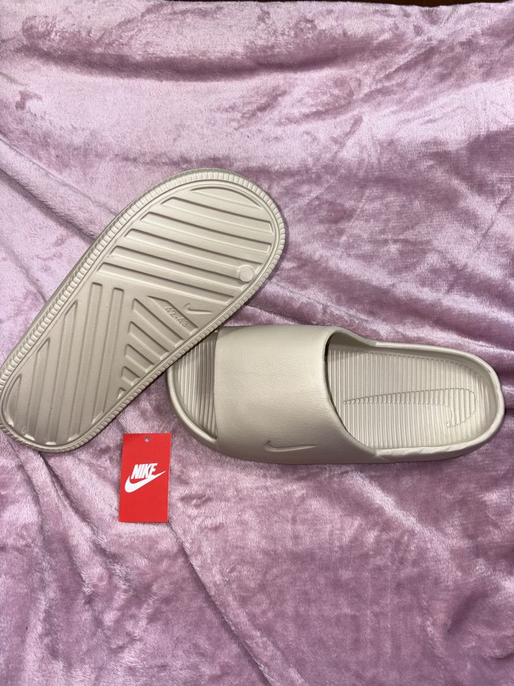 Papuci Nike bej crem maro alb 42-43 eticheta Șlapi Calm Slide sandale