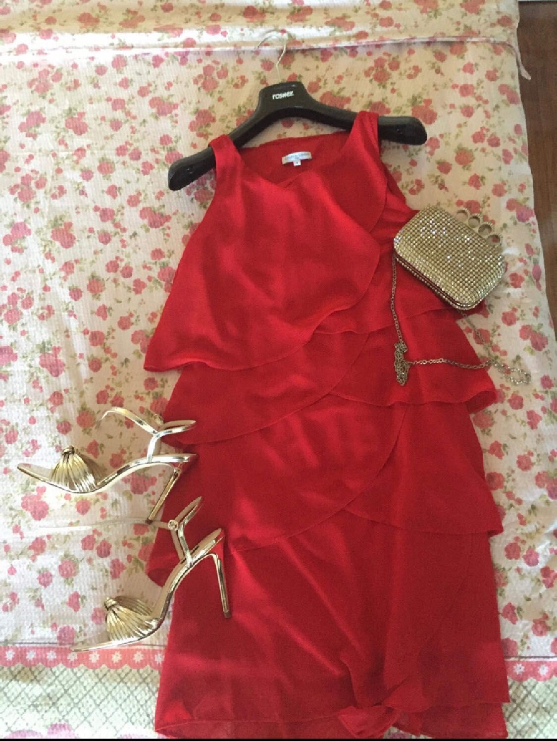 Rochie roșie cu volane (doar predare personală)