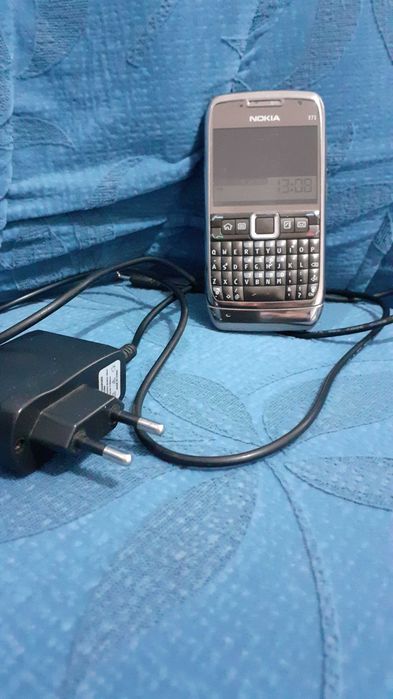 Телефон Nokia E71