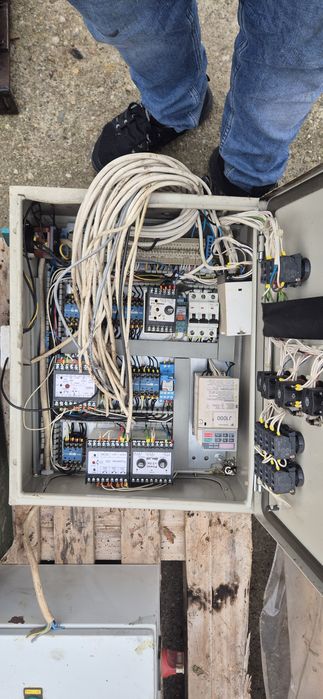 Vand diverse tablouri electrice