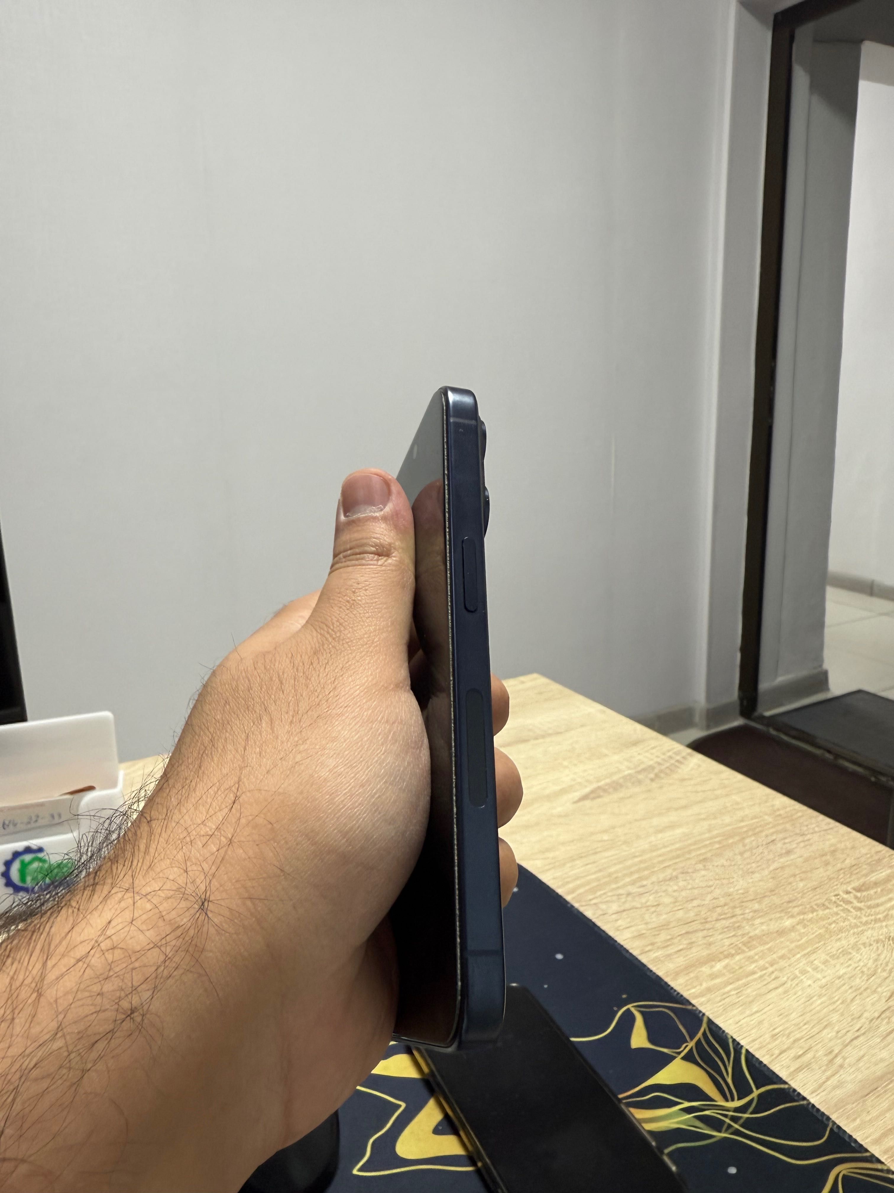 Iphone 15 pro 256 esim