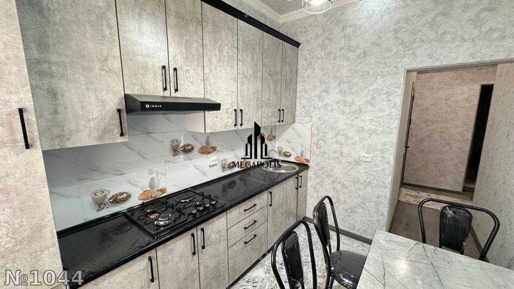 Sherikchillika 3 ta qiz kerak xona keng eski zoo magasin kriti